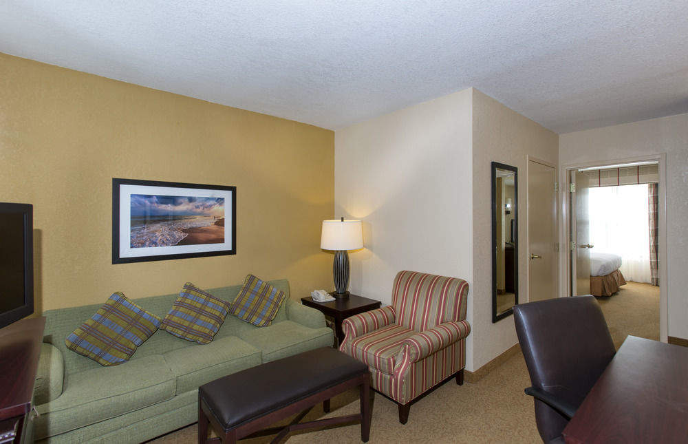 Holiday Inn Express & Suites S Lake Buena Vista, An Ihg Hotel Kissimmee Exterior photo